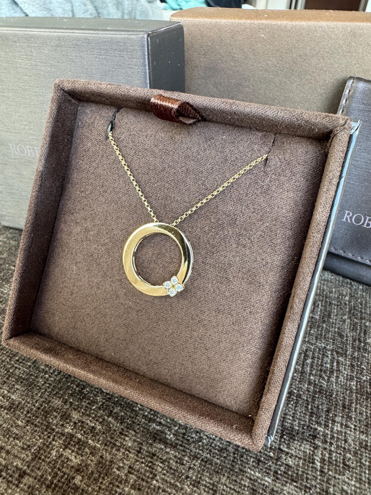 Roberto Coin Love In Verona 18K Yellow Gold Circle of Life Diamond Pendant Necklace