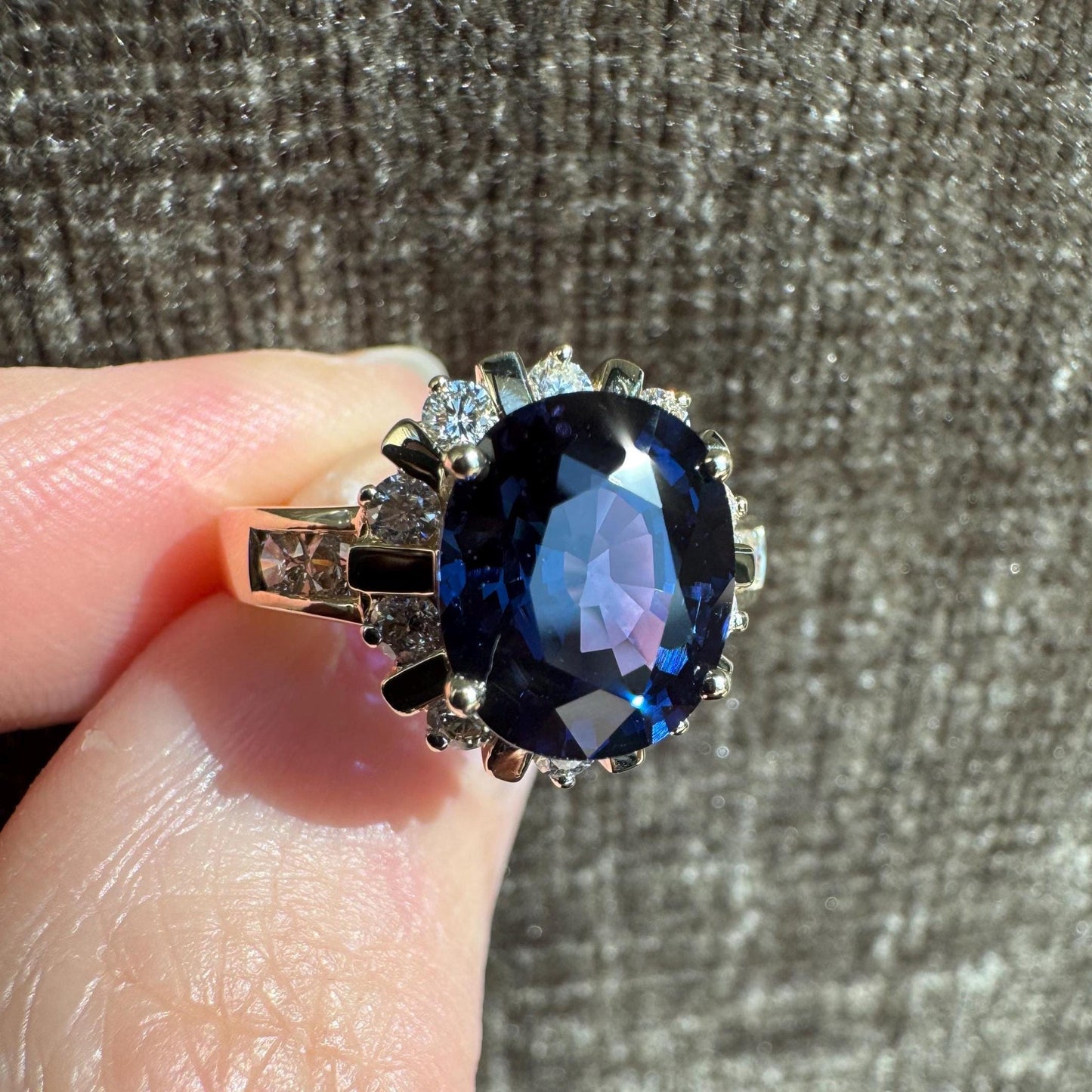 Estate 14k Solid Yellow Gold 3.90ct Color Changing Oval Sapphire Diamond Halo Ring