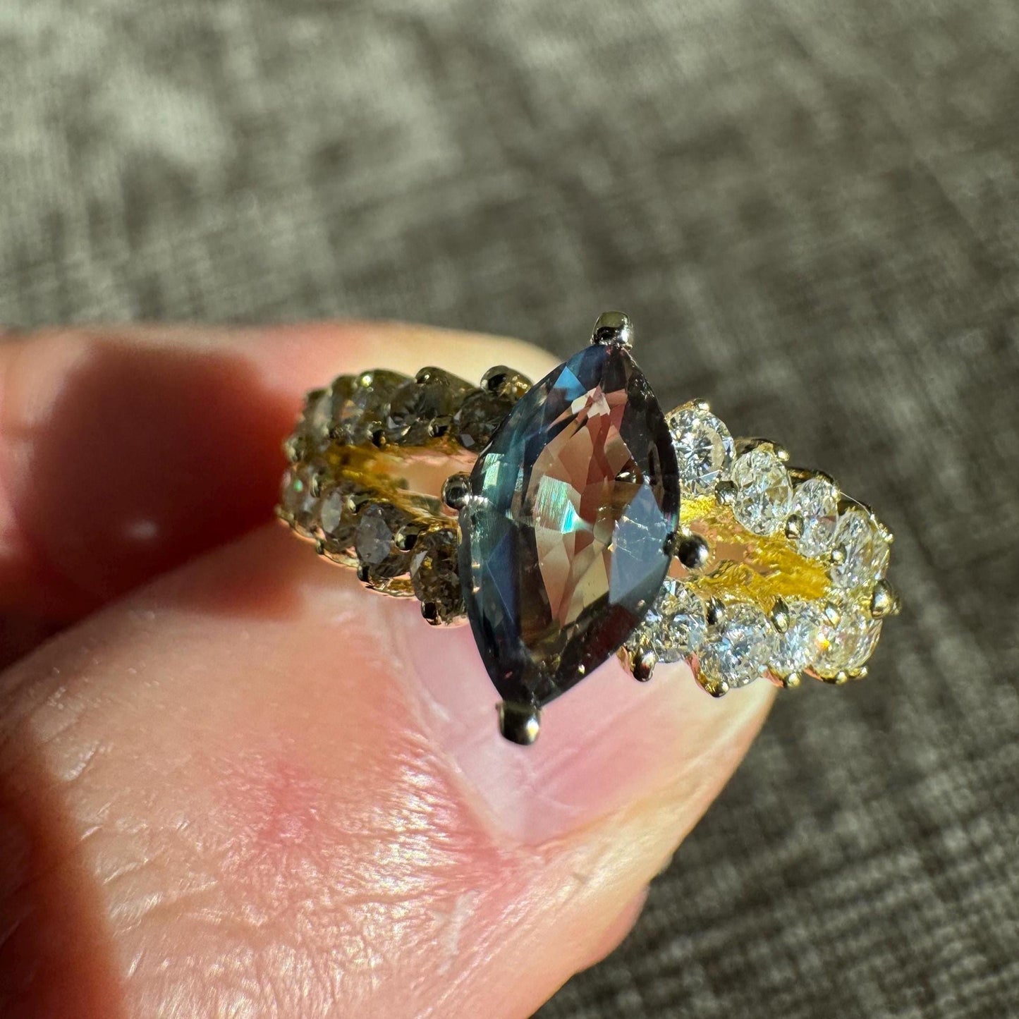 18k Yellow Gold Natural Color Changing Alexandrite Ring with Diamonds