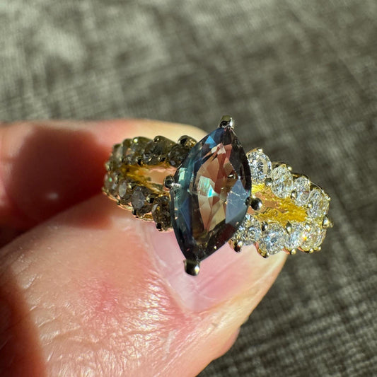 18k Yellow Gold Natural Color Changing Alexandrite Ring with Diamonds
