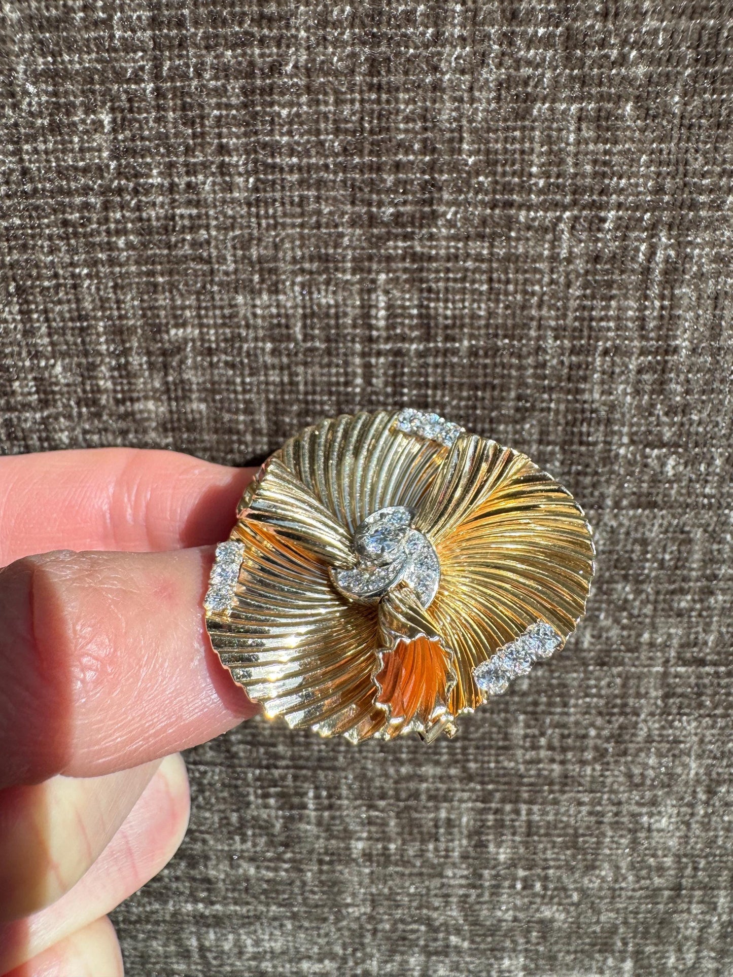 Retro Tiffany & Co. 14K Solid Yellow Gold 1.04 CTW Diamond Fluted Floral Brooch