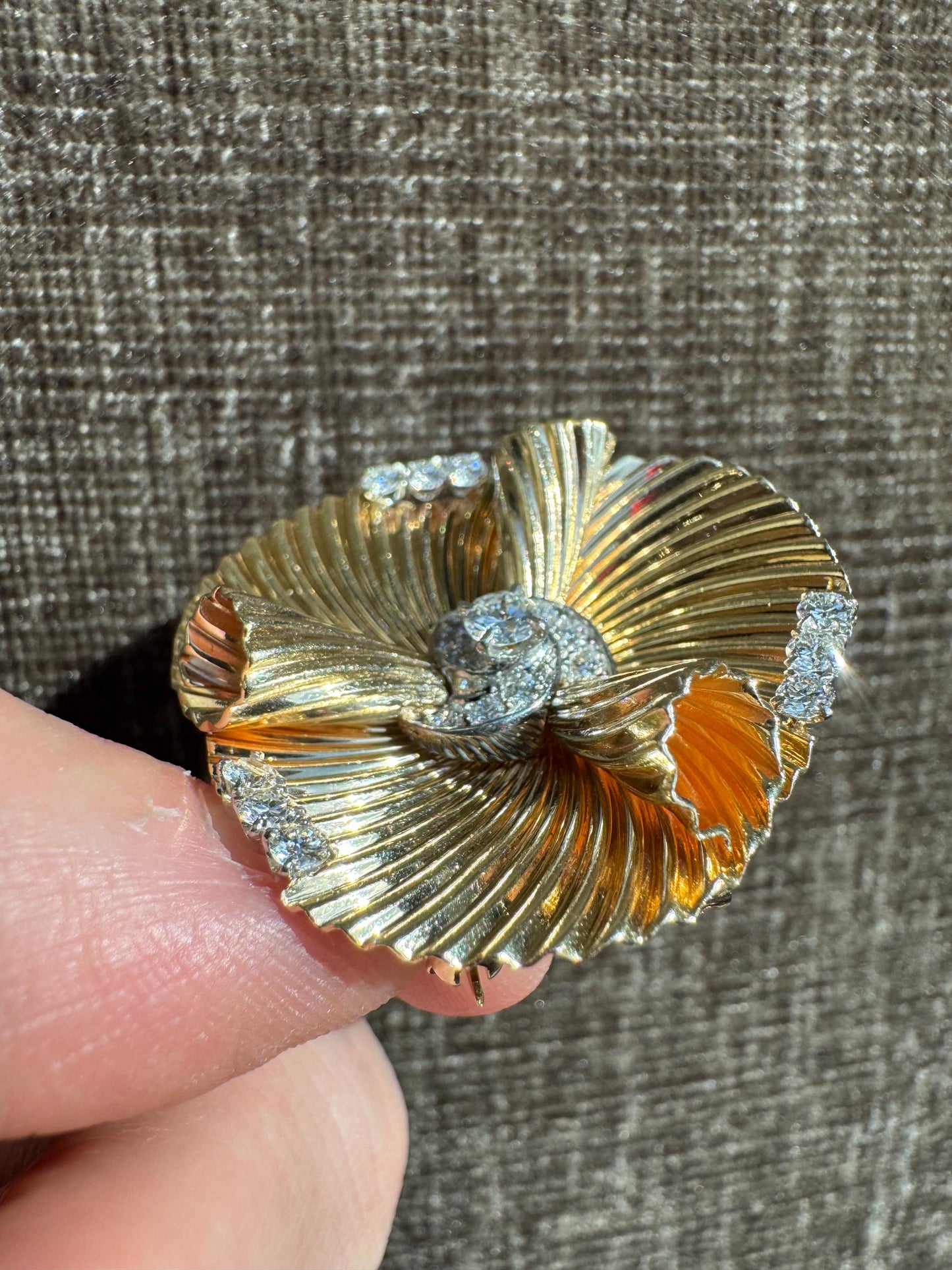 Retro Tiffany & Co. 14K Solid Yellow Gold 1.04 CTW Diamond Fluted Floral Brooch