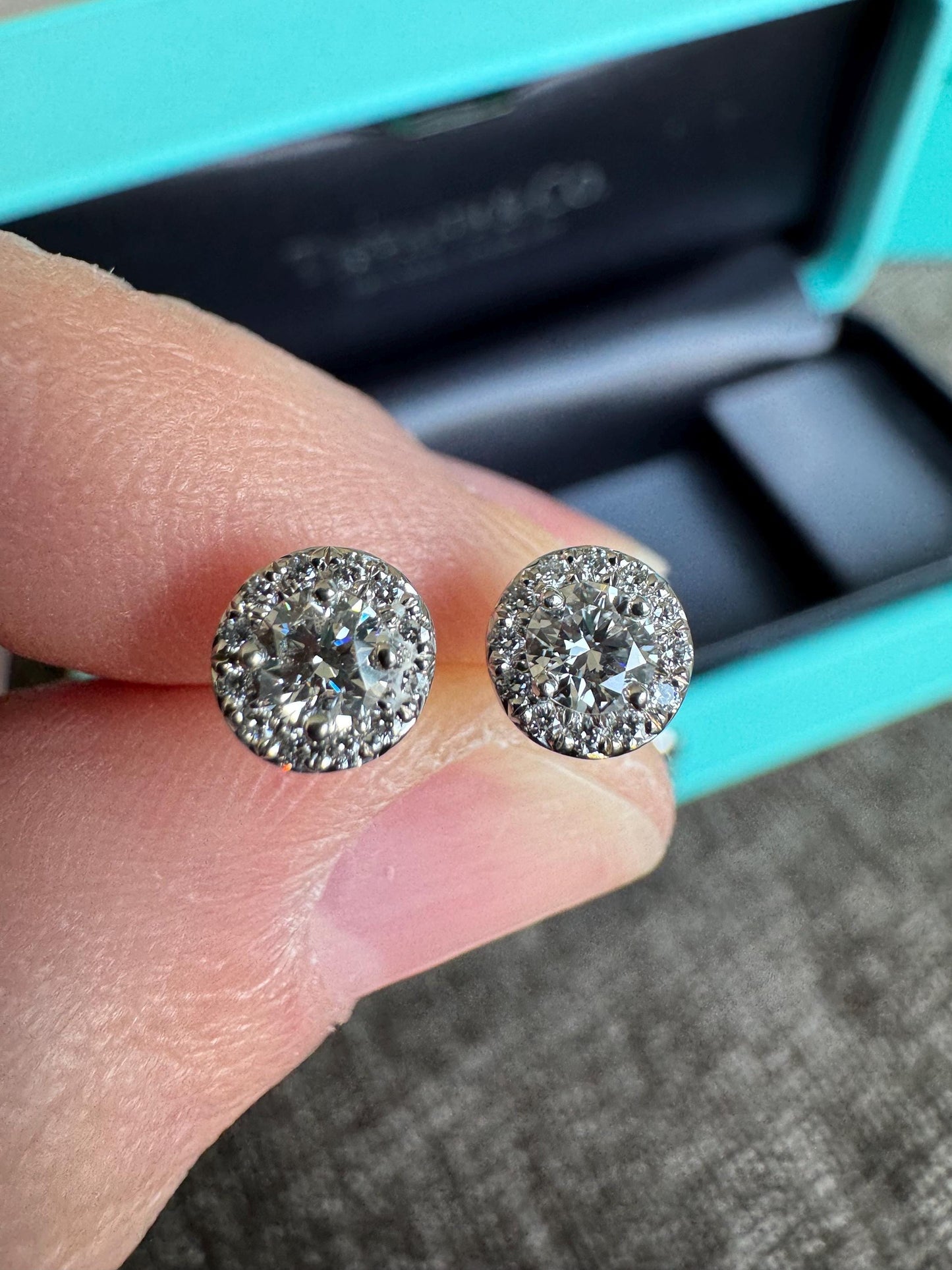 New Tiffany Soleste Diamond Stud Earrings Platinum
