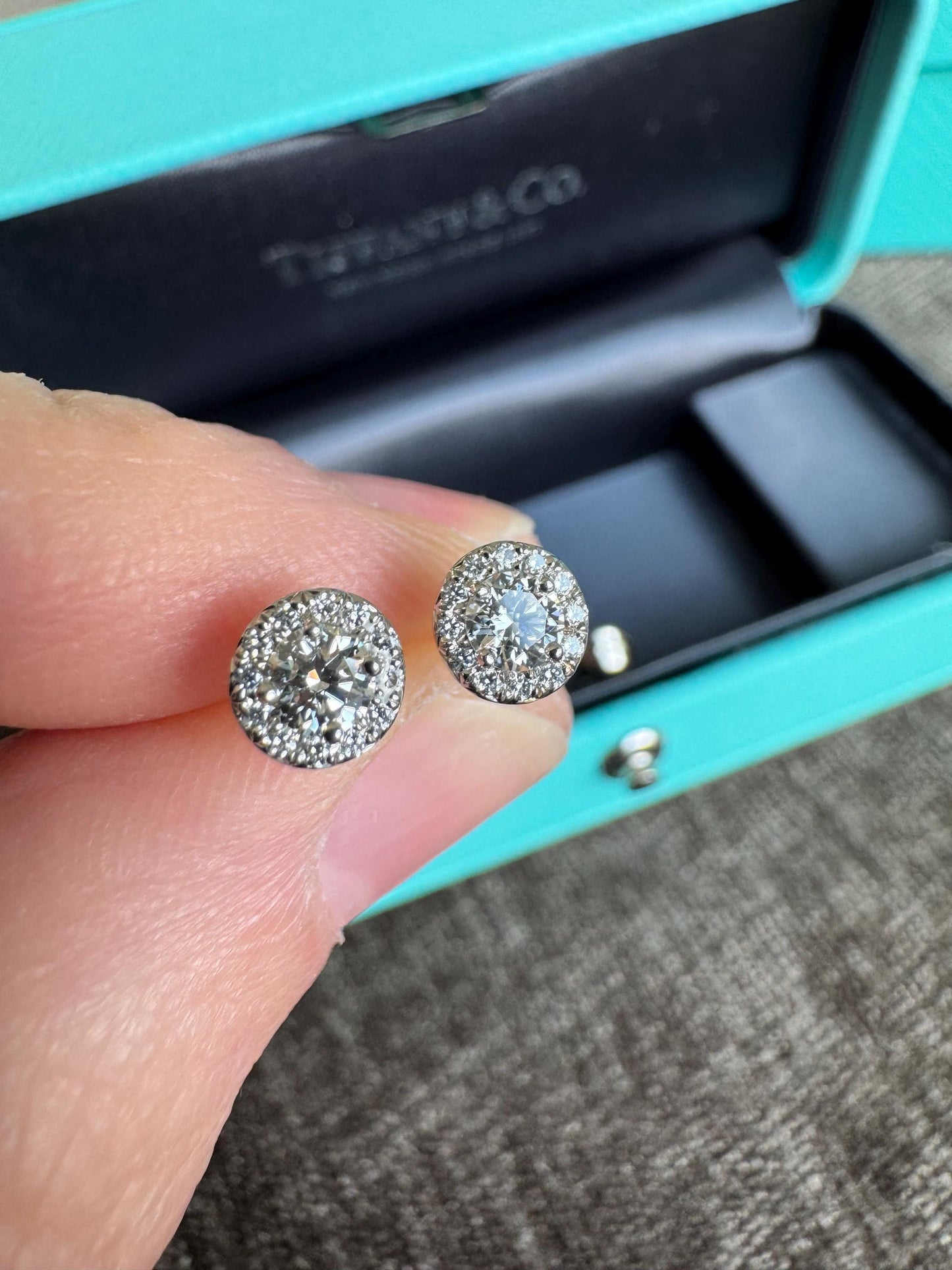 New Tiffany Soleste Diamond Stud Earrings Platinum