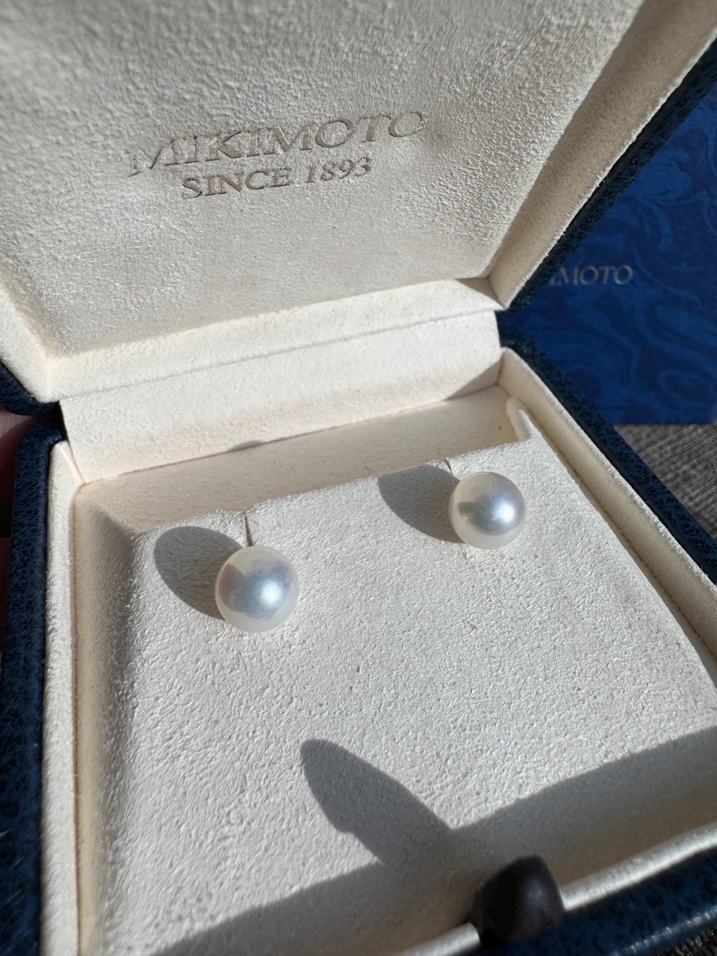 18k Solid White Gold Mikimoto Akoya Pearl Stud Earrings