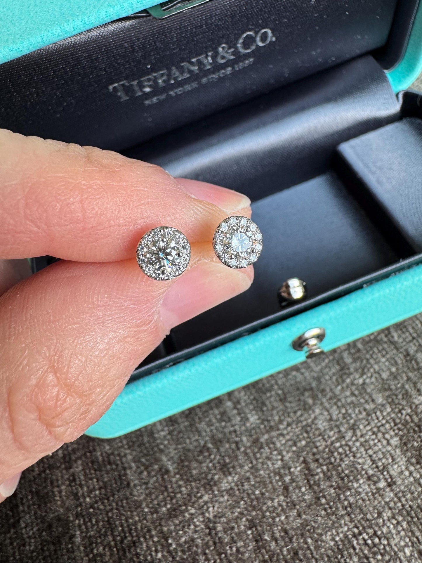 New Tiffany Soleste Diamond Stud Earrings Platinum