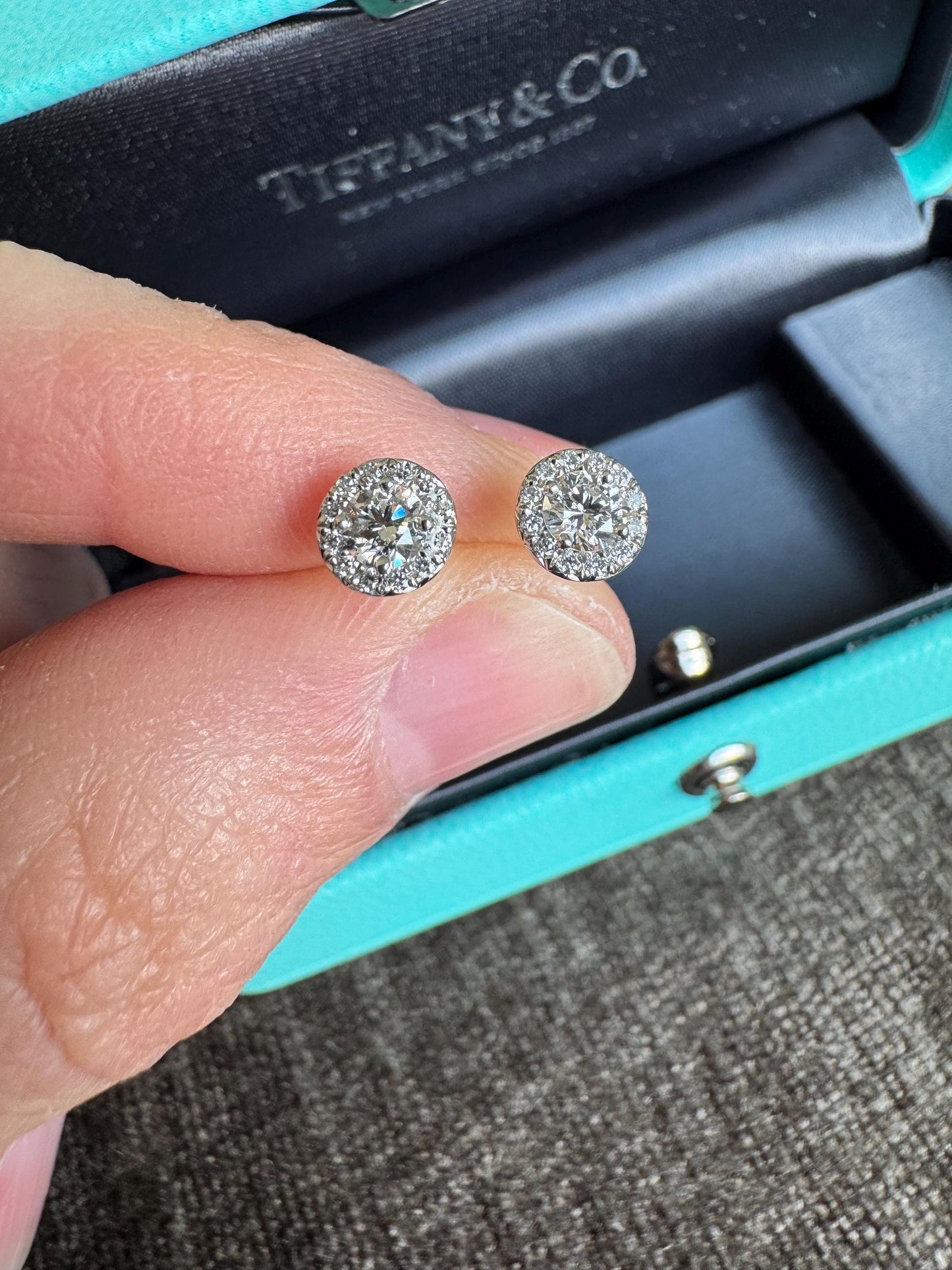 New Tiffany Soleste Diamond Stud Earrings Platinum