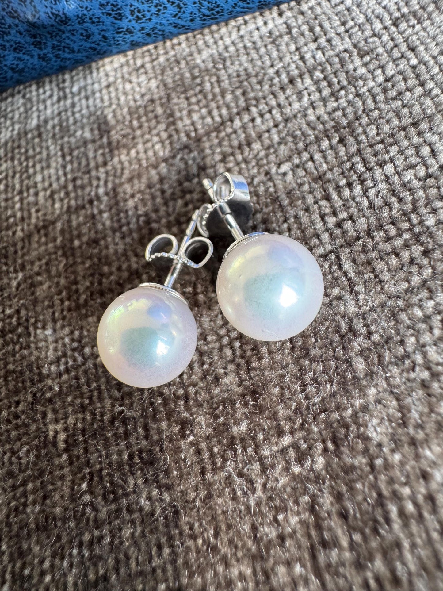 18k Solid White Gold Mikimoto Akoya Pearl Stud Earrings