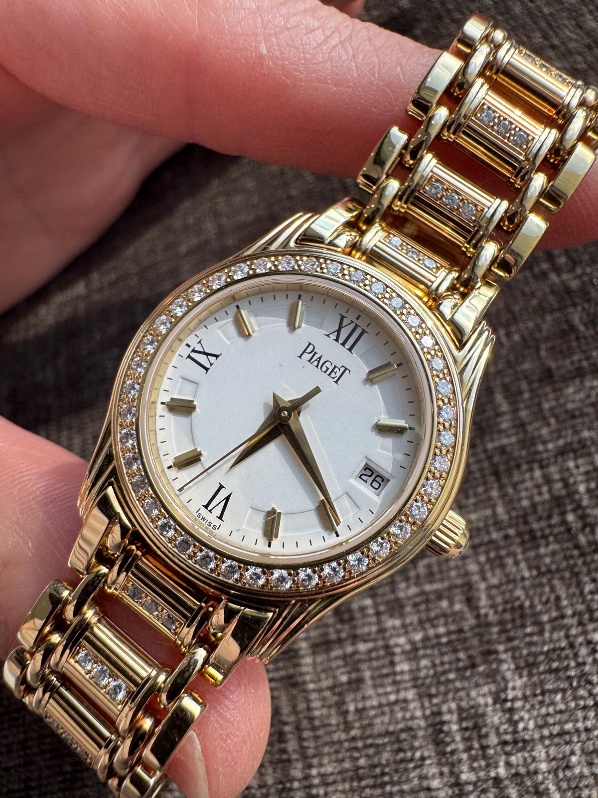 Vintage Piaget 18K Yellow Gold Diamond Watch | Ref. 24005 M302D Swiss Timepiece