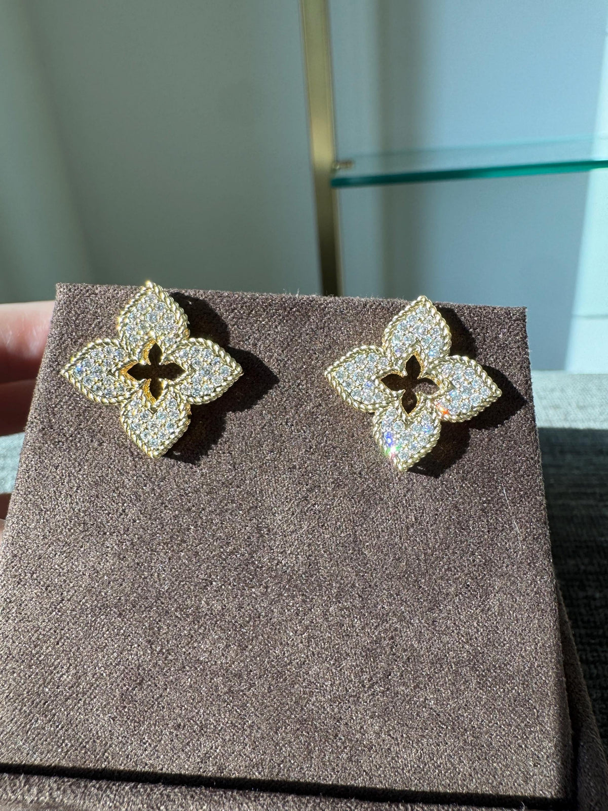 Roberto Coin Venetian Princess Diamond Flower Earrings | 18K Yellow Gold, 0.65 CTW (20mm)