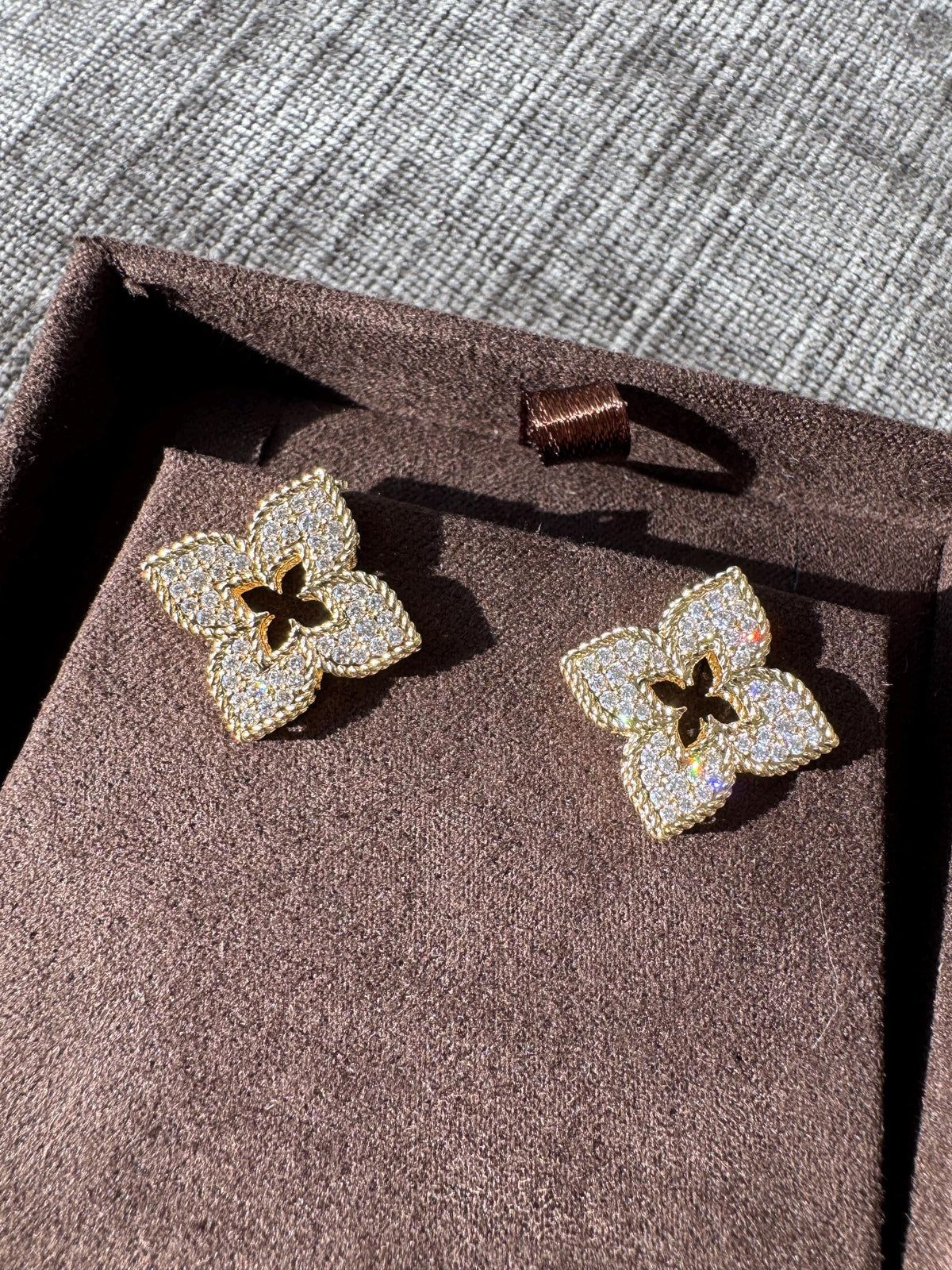 Roberto Coin Venetian Princess Diamond Flower Earrings | 18K Yellow Gold, 0.65 CTW (20mm)