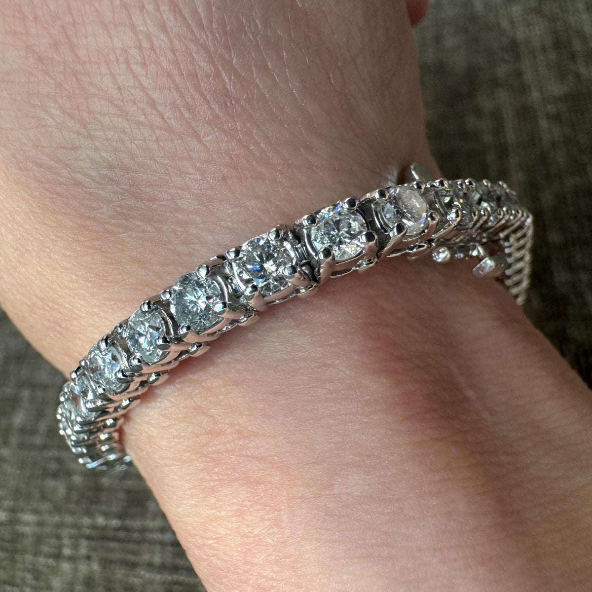 9 CTW Natural Diamond 14KWhite Gold Estate Diamond Tennis Bracelet